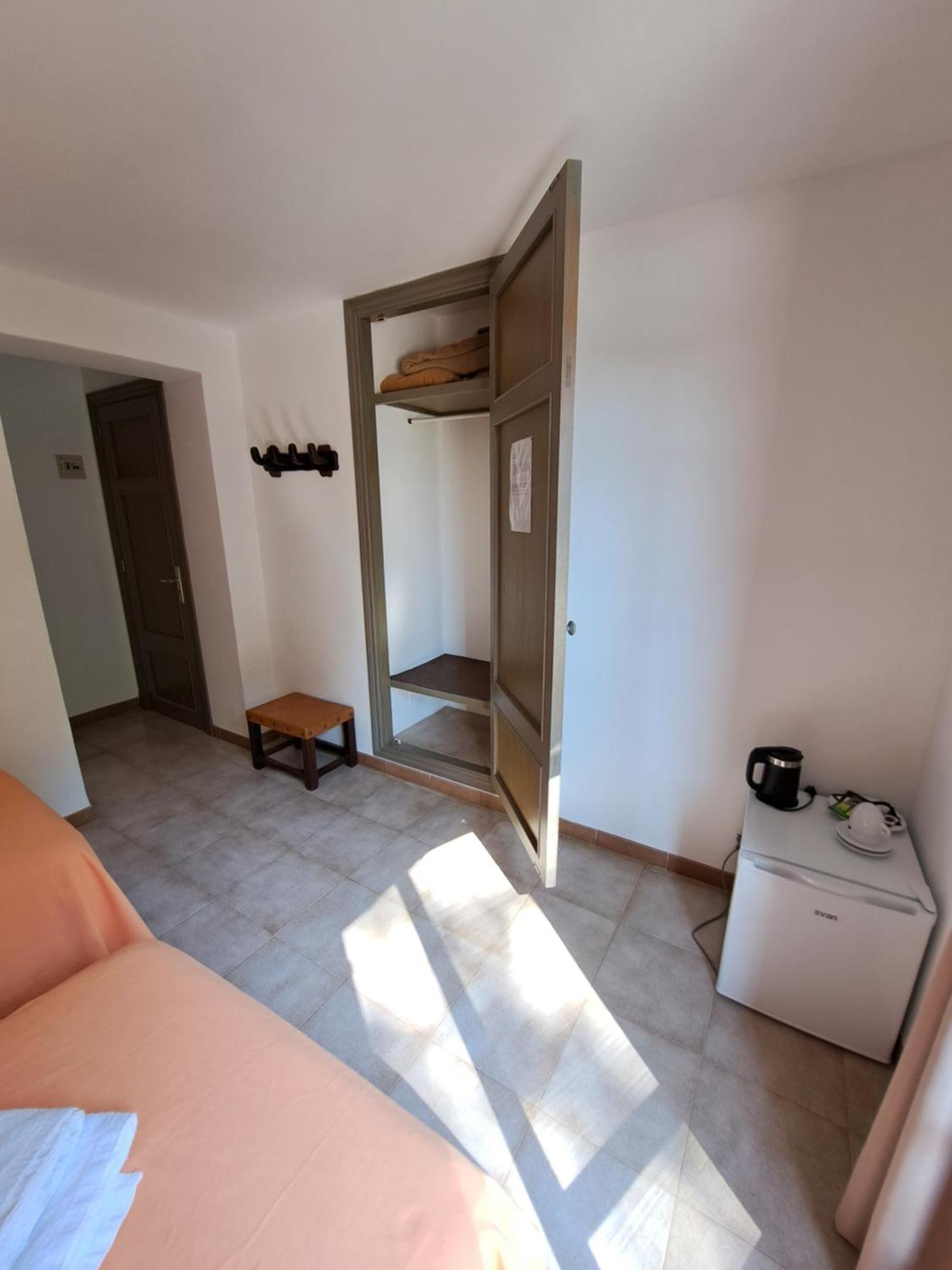 Hostal Playa Santanyi Bagian luar foto