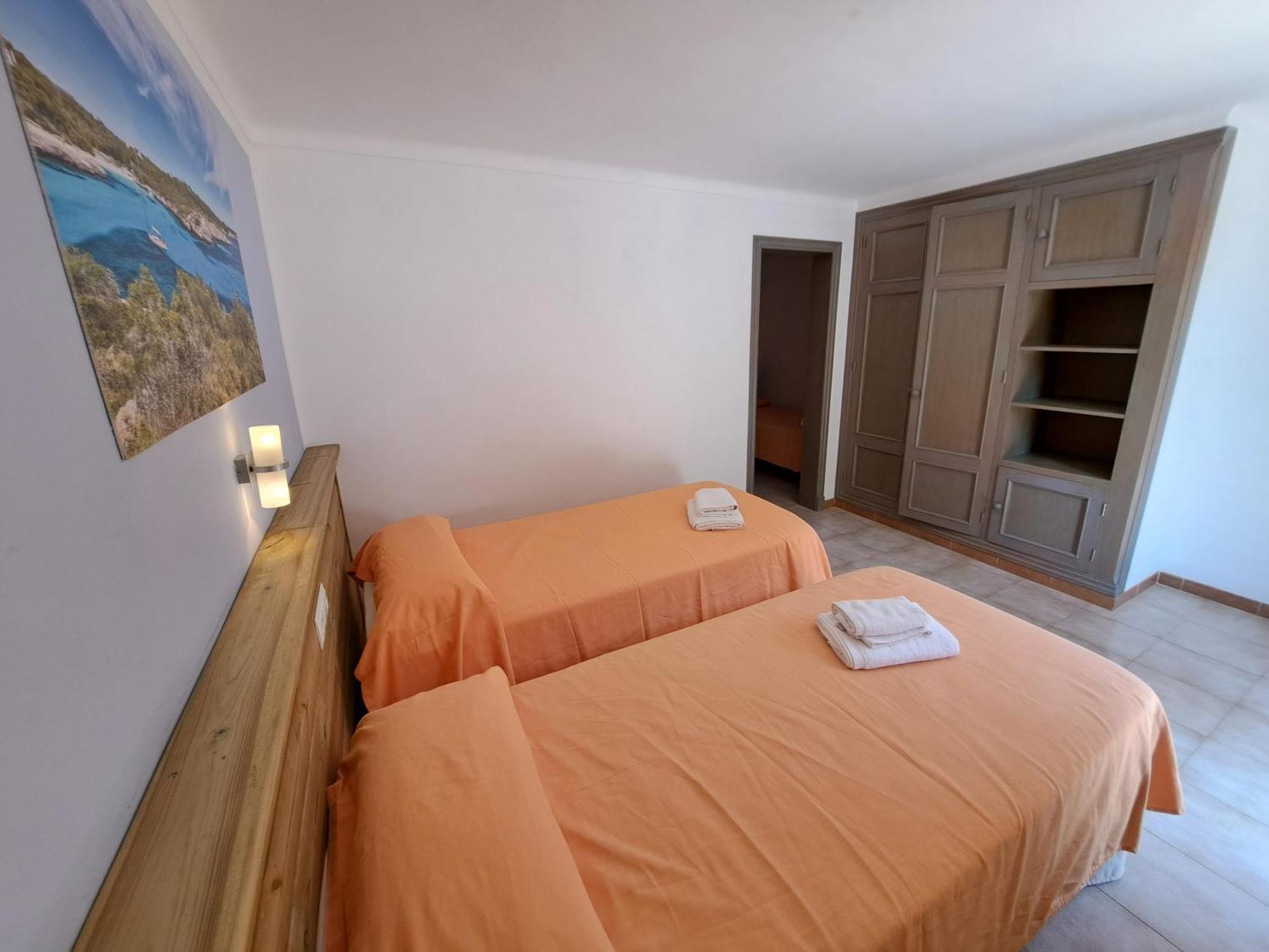 Hostal Playa Santanyi Bagian luar foto