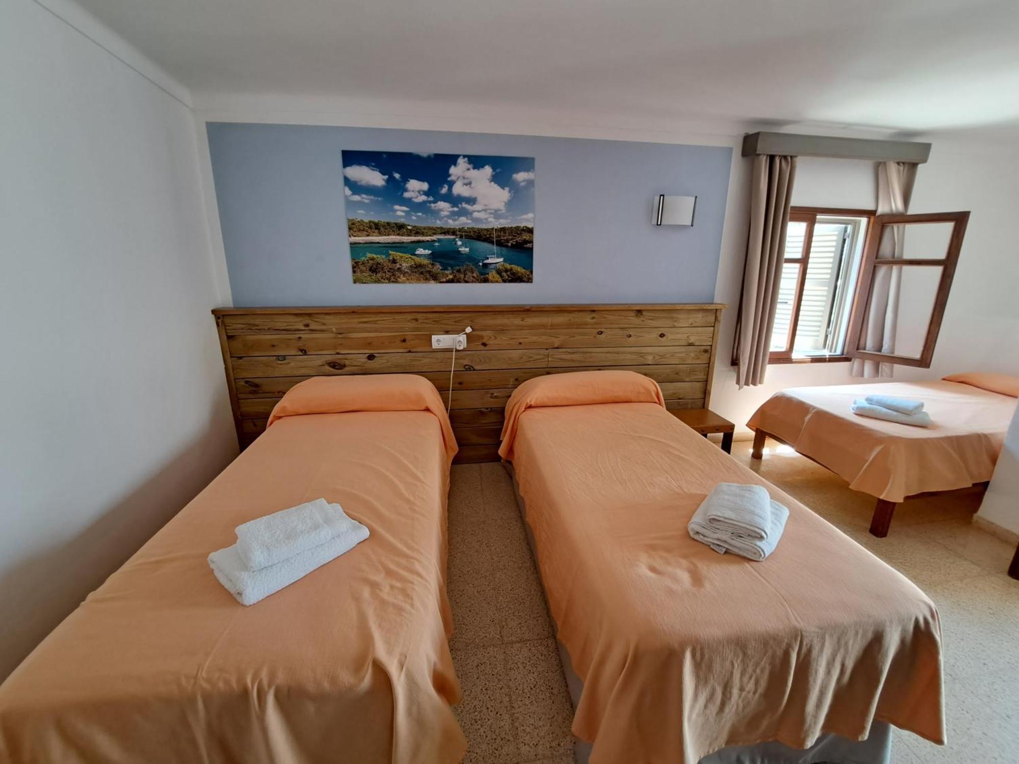 Hostal Playa Santanyi Bagian luar foto