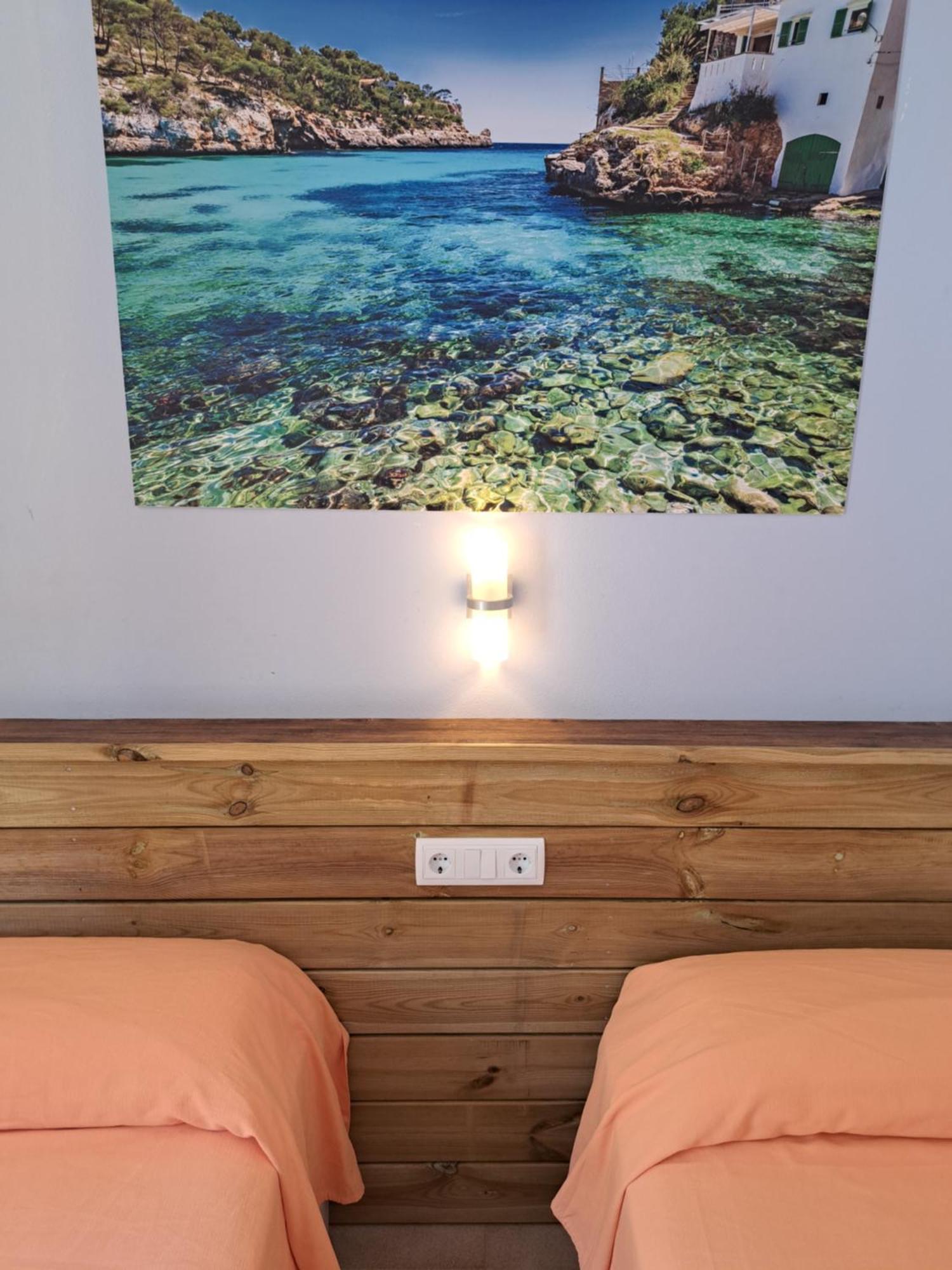 Hostal Playa Santanyi Bagian luar foto